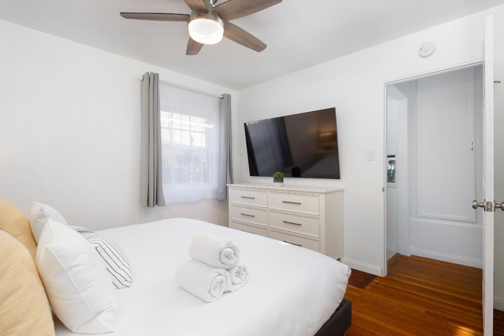 2 Bedroom - Ocean View Hot Tub Parking - 8 Guest *